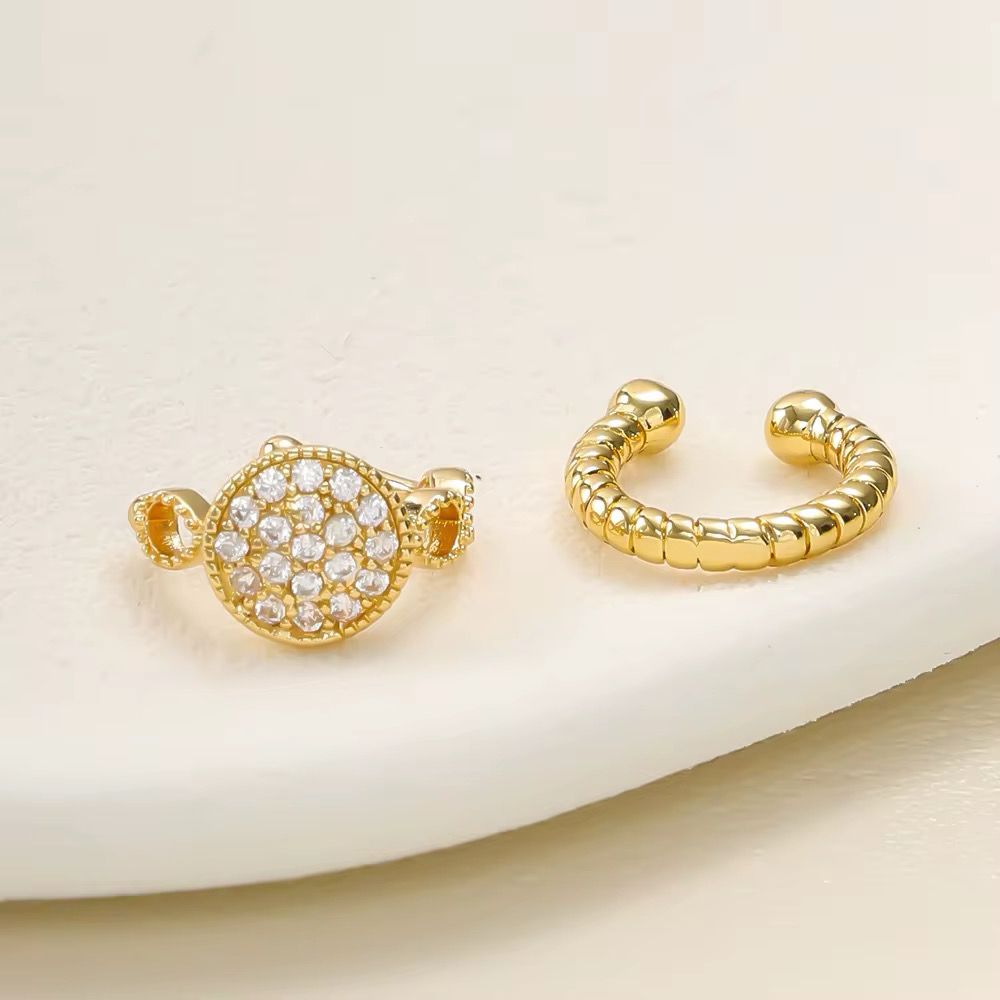 Zircon Round Earcuff