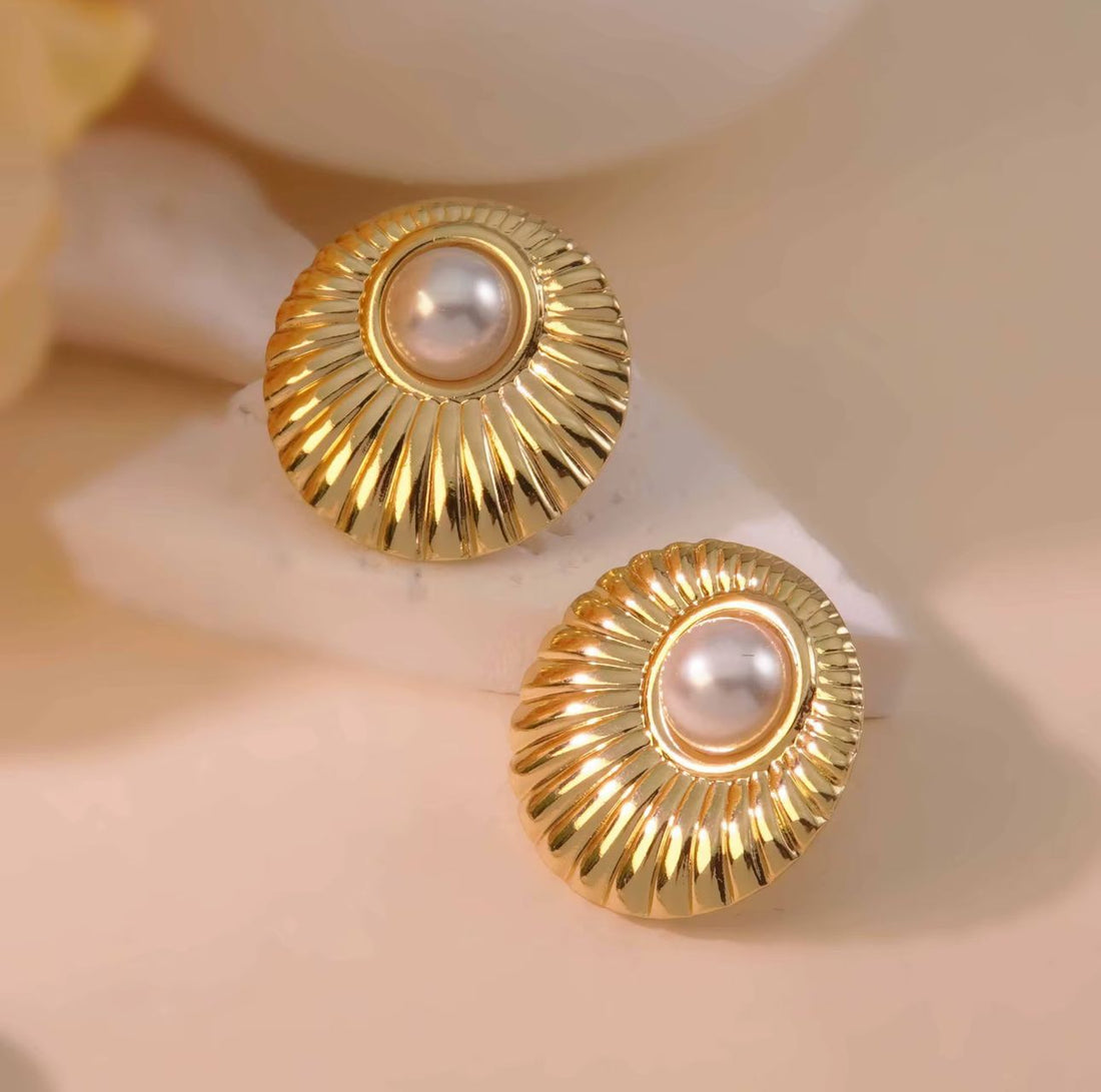 Retro Pearl Earrings