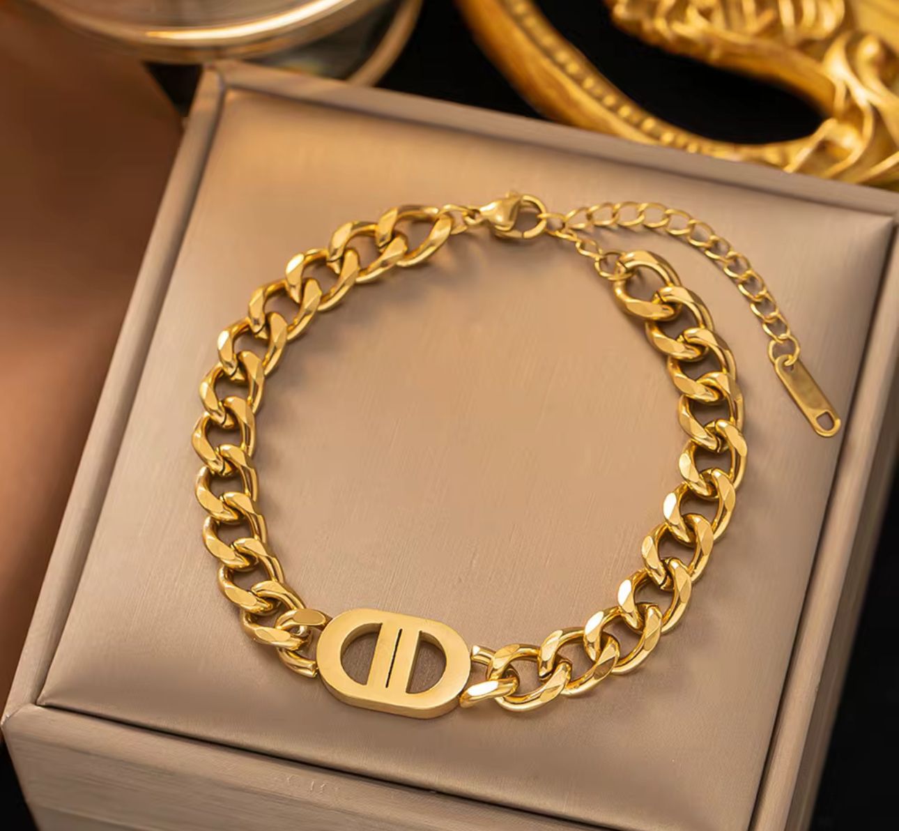 Big Nose Bracelet