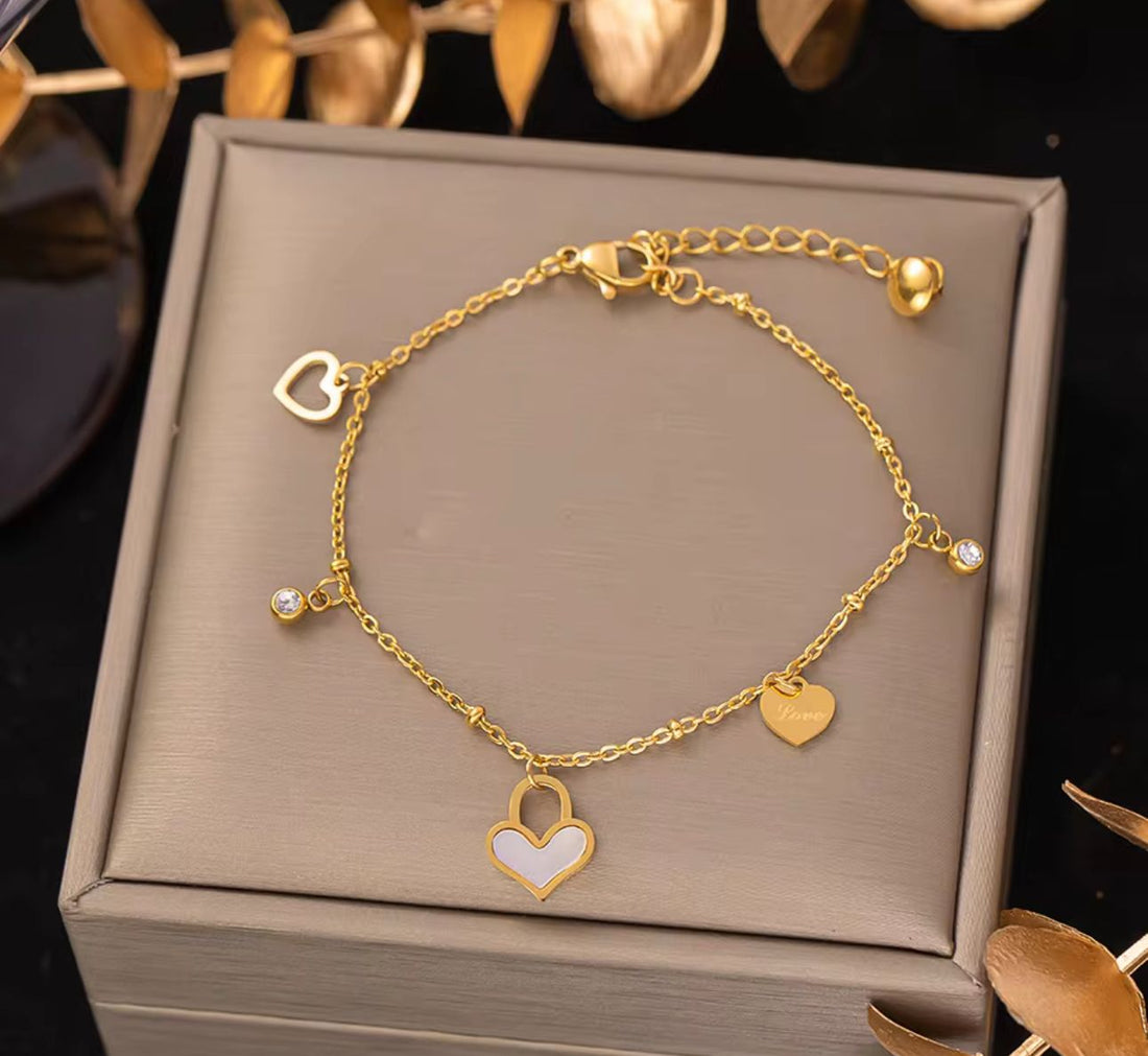 Heart Shell Bracelet